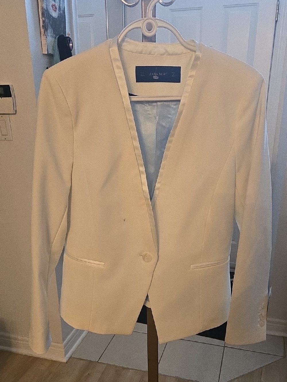 NWT Zara white blazer jacket, 1 button, pockets, sleeve w/ buttons, small stain